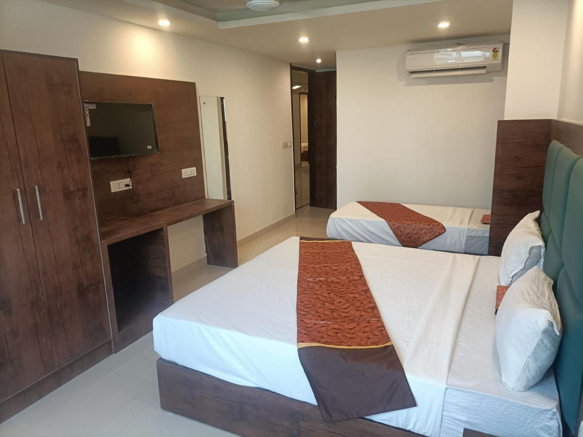 Hotel Tela Suite Plaza Nuova Delhi Esterno foto