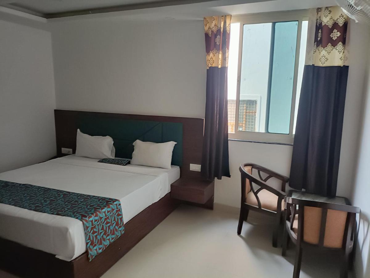 Hotel Tela Suite Plaza Nuova Delhi Esterno foto