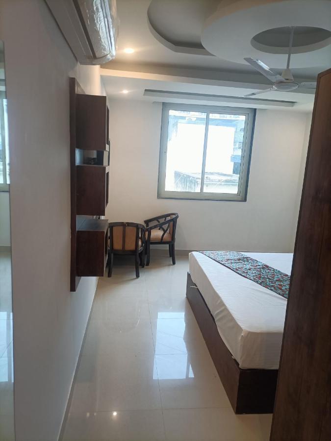 Hotel Tela Suite Plaza Nuova Delhi Esterno foto