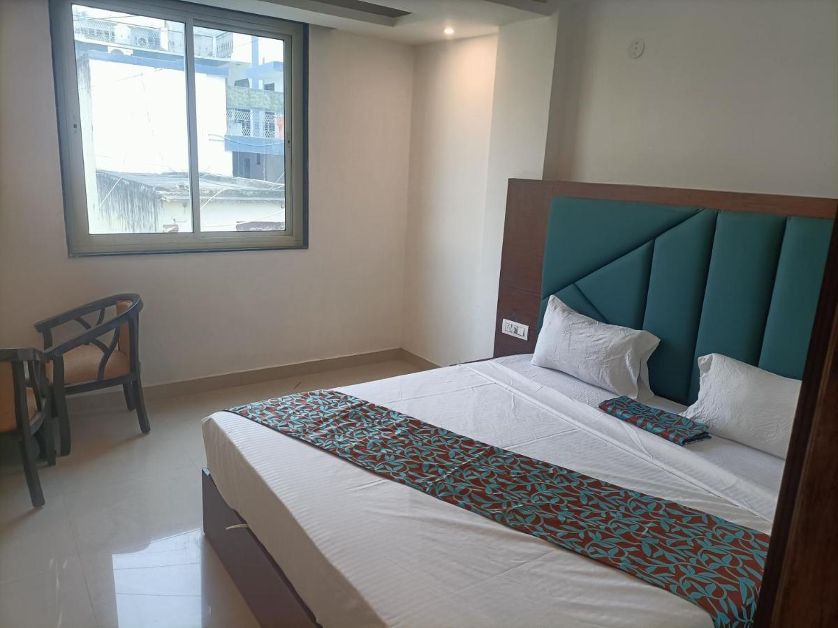 Hotel Tela Suite Plaza Nuova Delhi Esterno foto