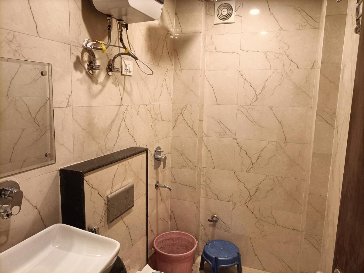 Hotel Tela Suite Plaza Nuova Delhi Esterno foto